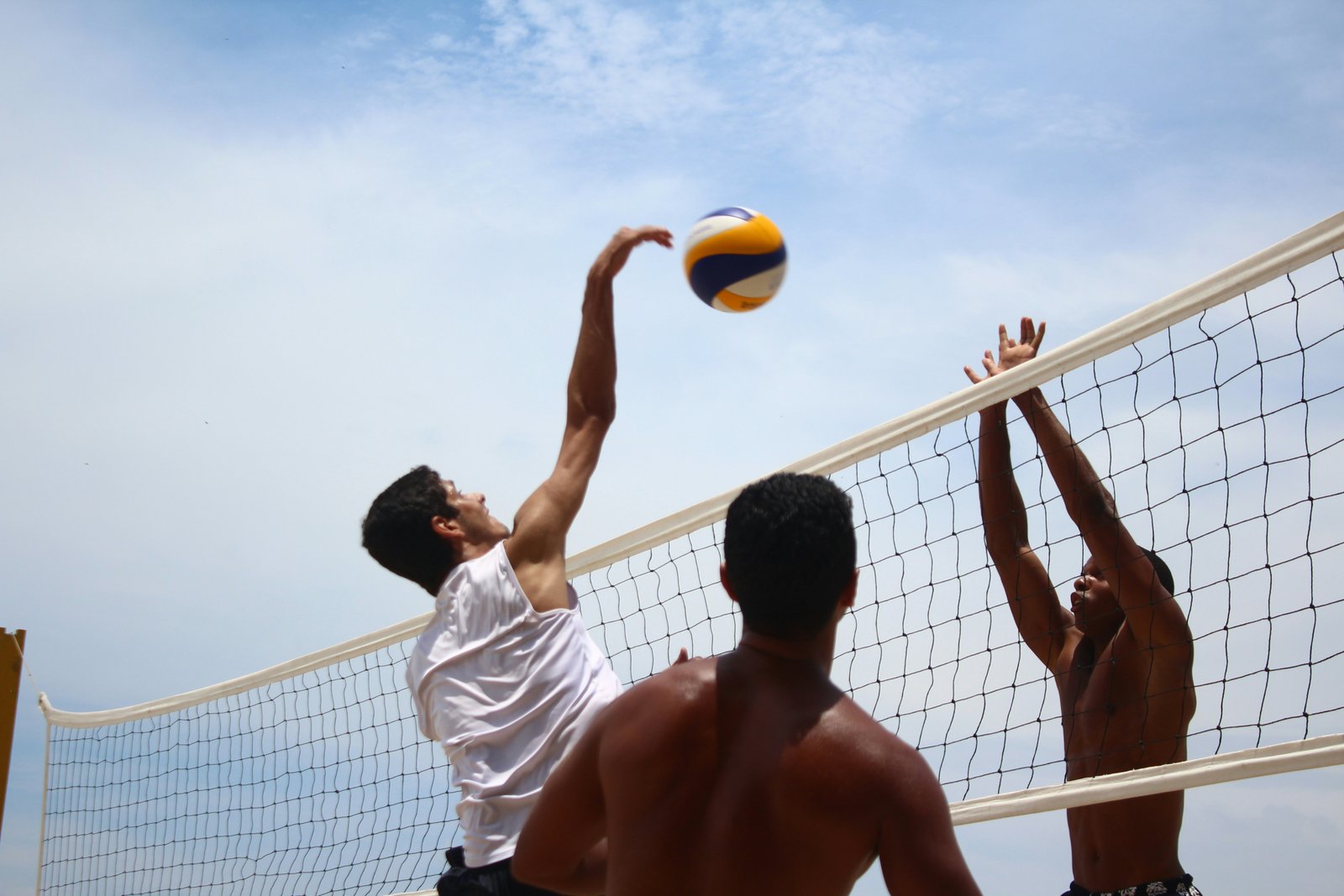 الكرة الطائرة